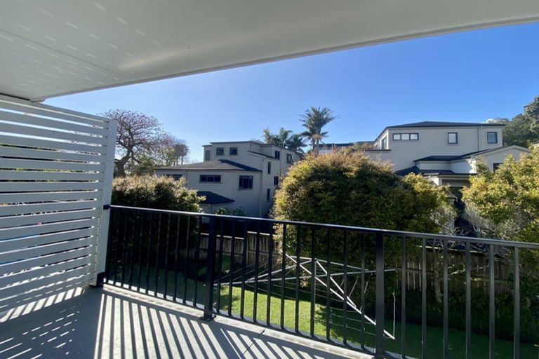 Photo of property in 3/405 Beach Road, Mairangi Bay, Auckland, 0630