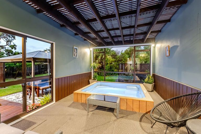 Photo of property in 57 Donovan Road, Paraparaumu Beach, Paraparaumu, 5032