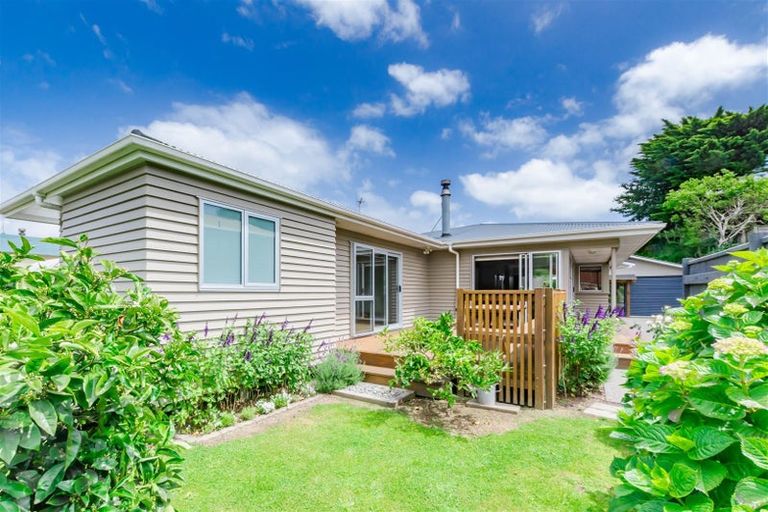Photo of property in 10 Dale Road, Raumati South, Paraparaumu, 5032