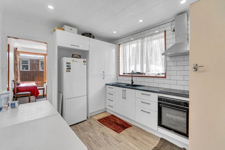 Photo of property in 4 Oakdale Street, Avonhead, Christchurch, 8042