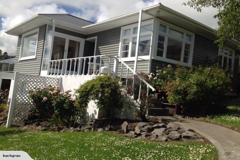 Photo of property in 69 Moncks Spur Road, Redcliffs, Christchurch, 8081