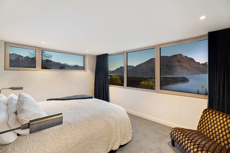 Photo of property in 52 Suburb Street, Queenstown, 9300