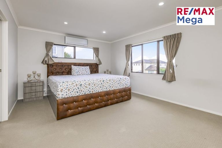 Photo of property in 10 Terrasini Drive, Flat Bush, Auckland, 2019