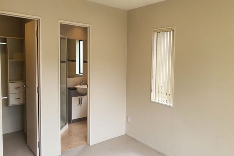 Photo of property in 13 Sapperton Drive, Henderson, Auckland, 0612