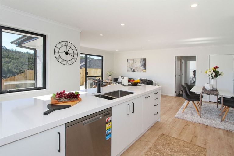 Photo of property in 46 Pacific Heights Road, Orewa, 0931