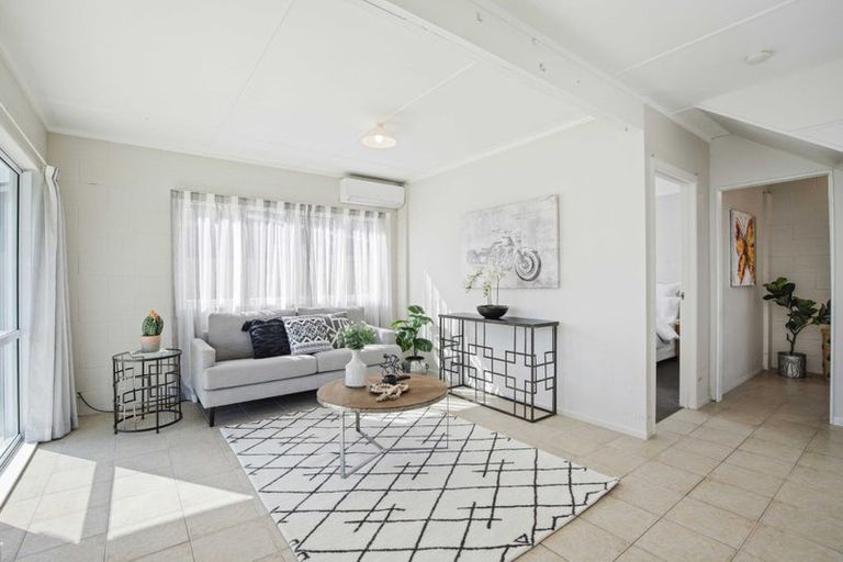 Photo of property in 11 Crispe Road, Clarks Beach, 2122