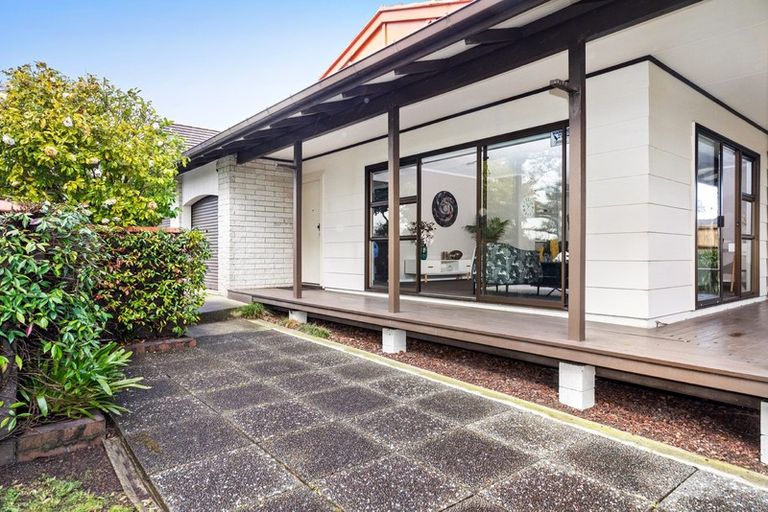Photo of property in 1/322 Te Atatu Road, Te Atatu South, Auckland, 0610