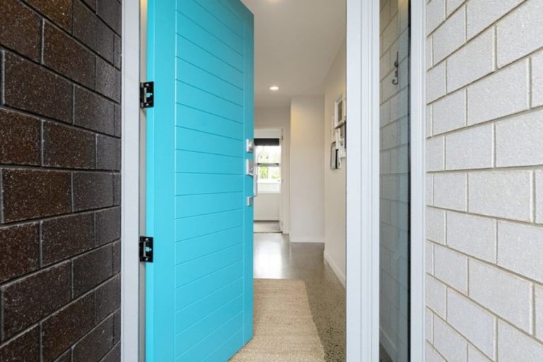 Photo of property in 23 Butterworth Crescent, Papamoa Beach, Papamoa, 3118