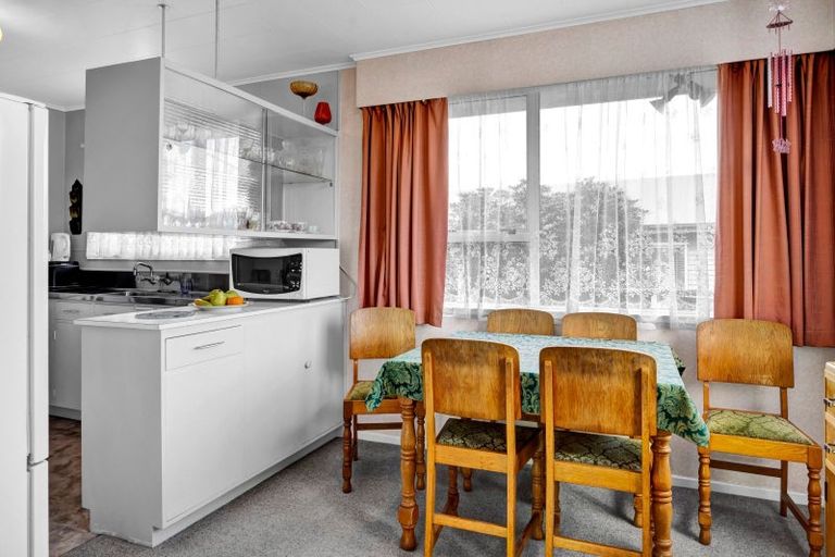 Photo of property in 3 Karaka Street, Hawera, 4610