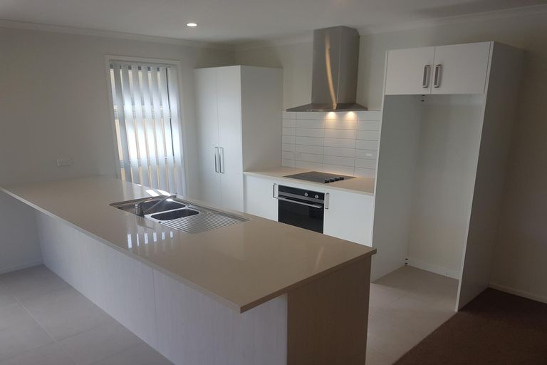 Photo of property in 8 Ketu Way, Takanini, 2112