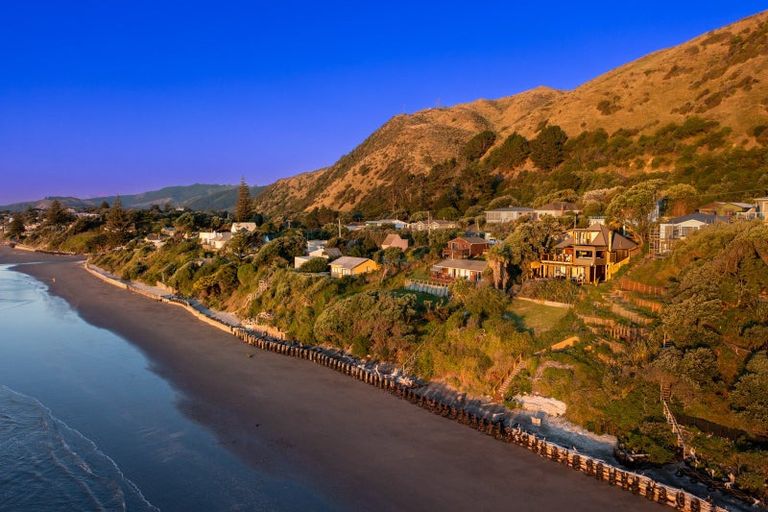 Photo of property in 84 Ames Street, Paekakariki, 5034