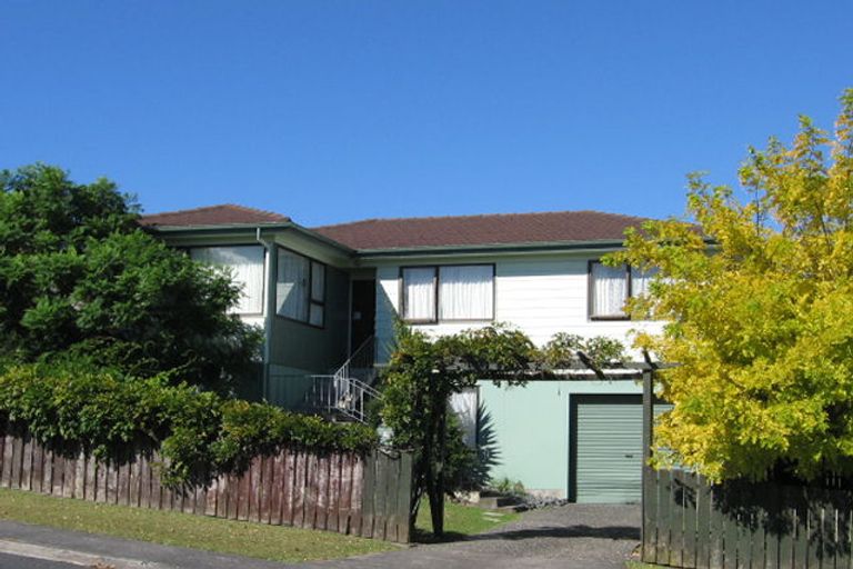 Photo of property in 143 Moire Road, West Harbour, Auckland, 0618