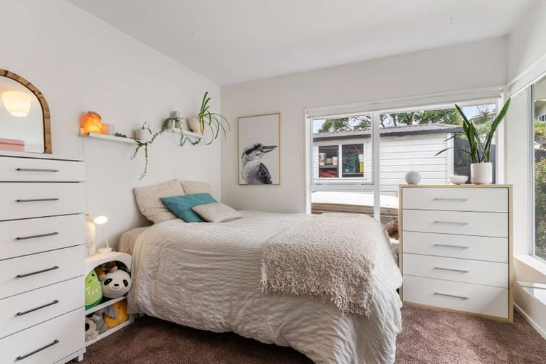 Photo of property in 19 Mayfair Crescent, Mairangi Bay, Auckland, 0630