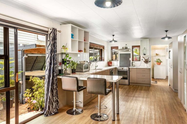 Photo of property in 17 Henley Street, Westport, 7825