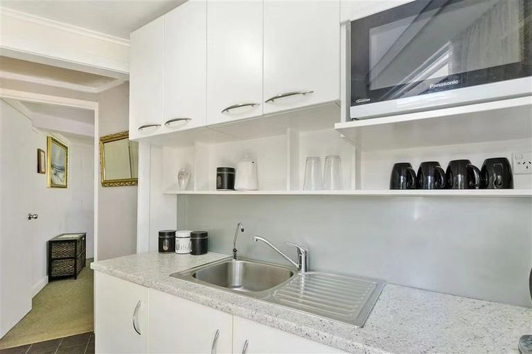 Photo of property in 58 Judkins Crescent, Cockle Bay, Auckland, 2014