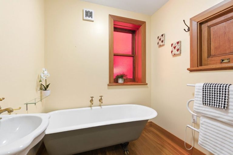 Photo of property in 80 Rolleston Street, Mount Cook, Wellington, 6021