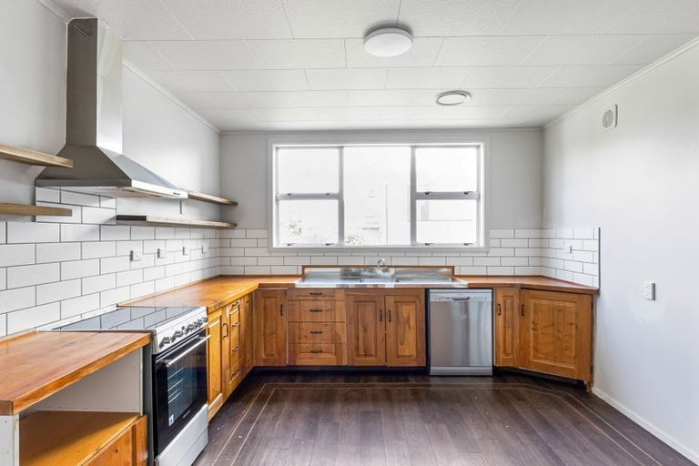 Photo of property in 62 Romilly Street, Westport, 7825