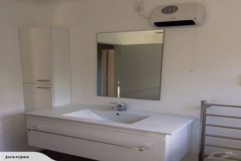 Photo of property in 4/49 Maungaraki Road, Korokoro, Lower Hutt, 5012