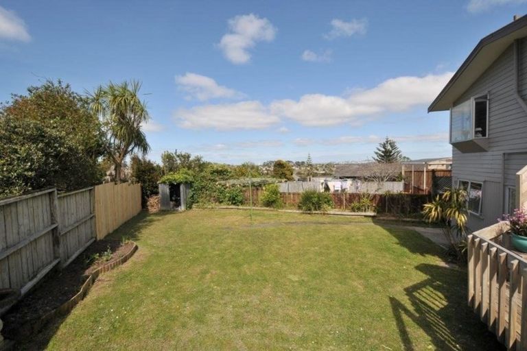 Photo of property in 4 Cassia Place, Sunnynook, Auckland, 0620