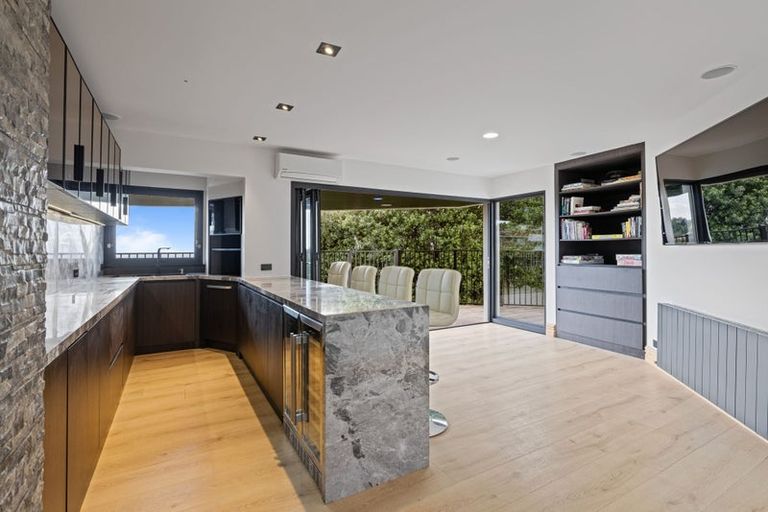 Photo of property in 9 Luxton Place, Mount Pleasant, Christchurch, 8081