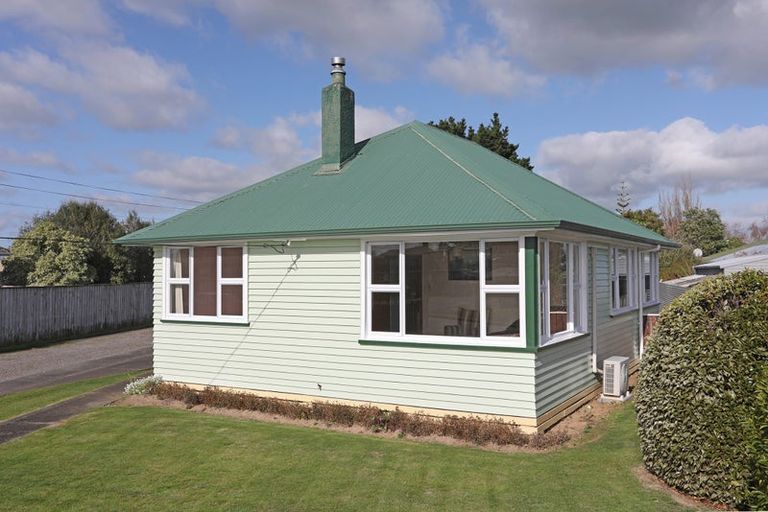 Photo of property in 14 Ward Street, Bulls, 4818