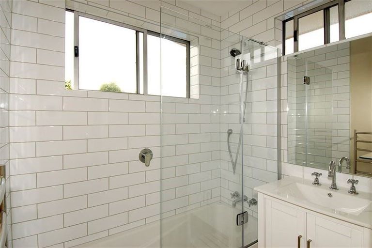 Photo of property in 23 Rosedale Place, Avonhead, Christchurch, 8042