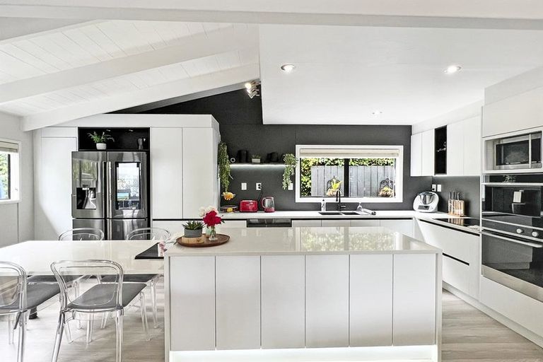 Photo of property in 26 Brian Crescent, Stanmore Bay, Whangaparaoa, 0932