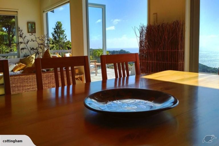 Photo of property in 128 Lone Kauri Road, Karekare, Auckland, 0772