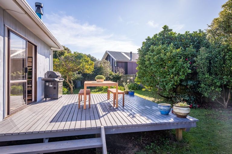 Photo of property in 73 Golf Road, Paraparaumu Beach, Paraparaumu, 5032