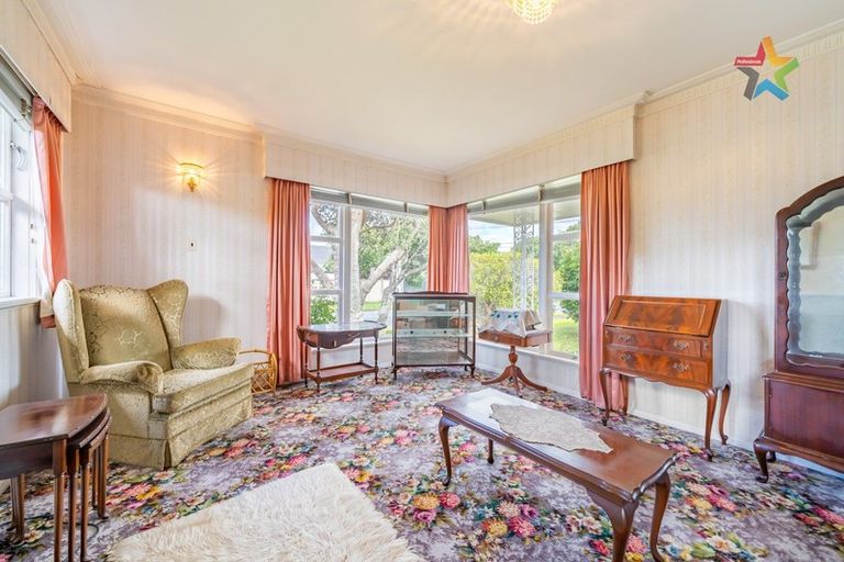 Photo of property in 1 Craig Grove, Elderslea, Upper Hutt, 5018