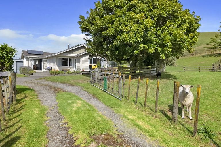 Photo of property in 768 Mountain Road, Lepperton, Inglewood, 4389