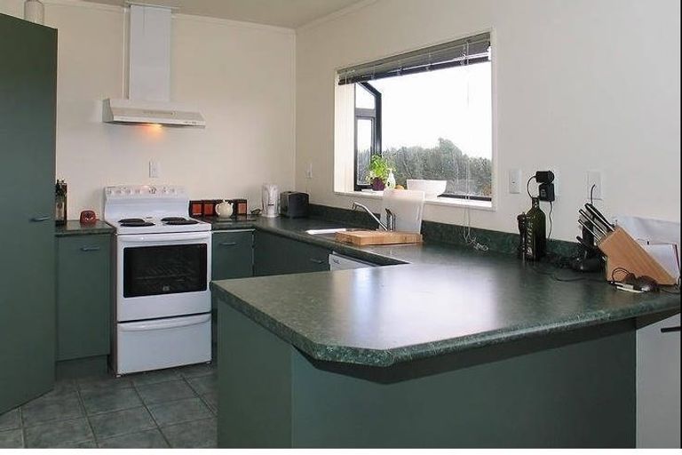 Photo of property in 27a Kentwood Drive, Woodridge, Wellington, 6037