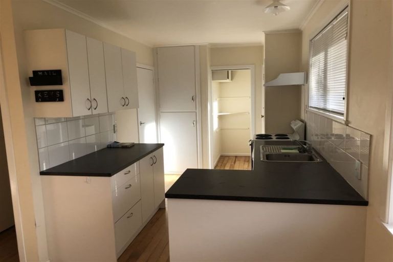 Photo of property in 594 Glenfield Road, Bayview, Auckland, 0629