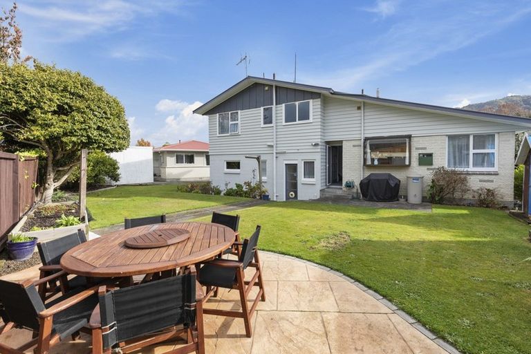 Photo of property in 14 Akron Grove, Totara Park, Upper Hutt, 5018