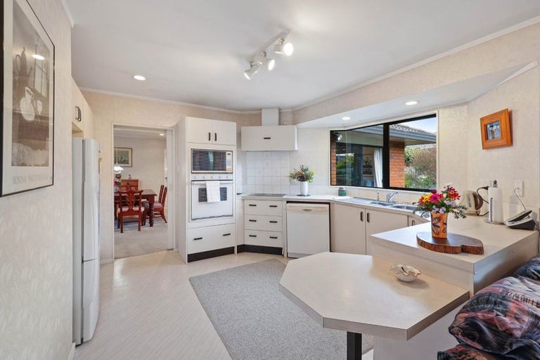 Photo of property in 57 Mirrabooka Avenue, Botany Downs, Auckland, 2010