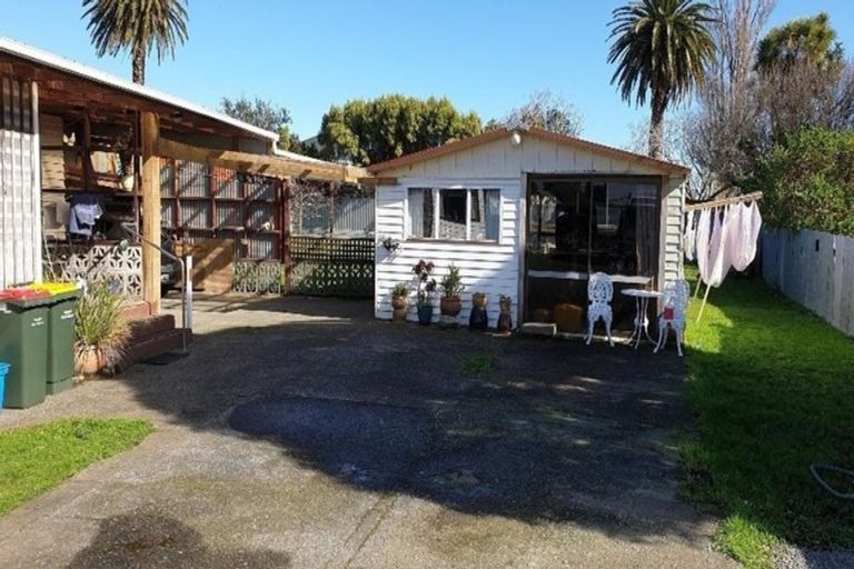 Photo of property in 19 Gloag Street, Waverley, 4510