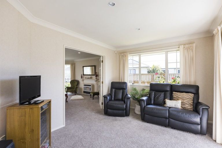 Photo of property in 71 Amberley Avenue, Highbury, Palmerston North, 4412