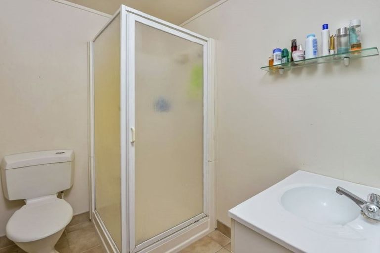 Photo of property in 2/4 Brian Avenue, Forrest Hill, Auckland, 0620