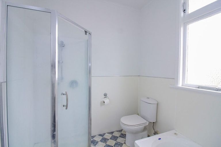 Photo of property in 34 Birdwood Road, Waterloo, Lower Hutt, 5011