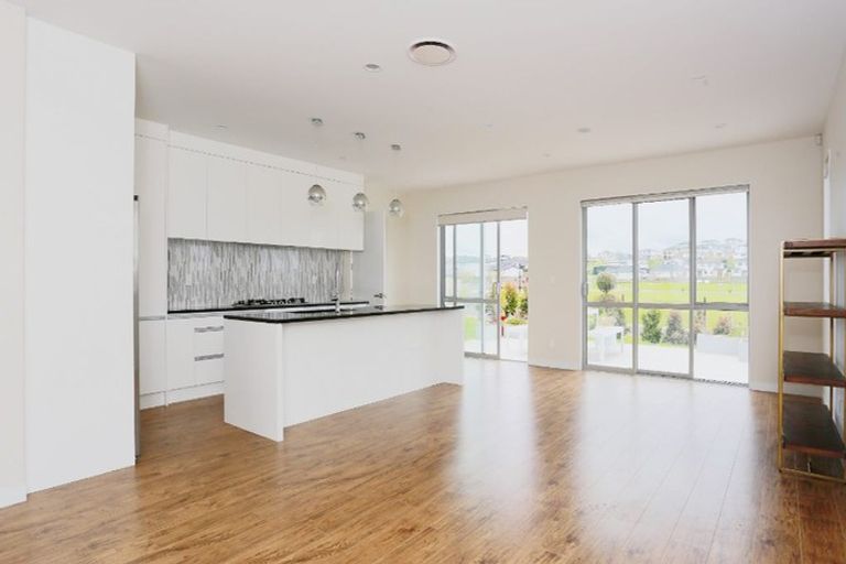 Photo of property in 46 Colonial Drive, Silverdale, 0932