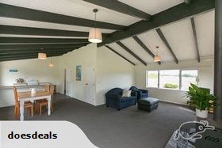 Photo of property in 284 Corbett Road, Paraite, New Plymouth, 4373