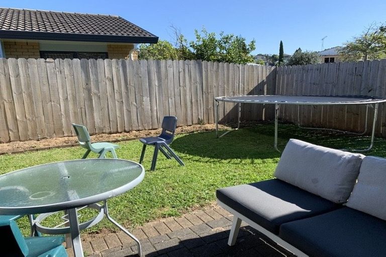 Photo of property in 29 Koru Street, Mangere Bridge, Auckland, 2022