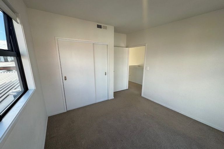 Photo of property in 15/17 Owens Place, Mount Maunganui, 3116
