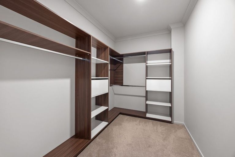 Photo of property in 1 Creggan Crescent, Flat Bush, Auckland, 2019