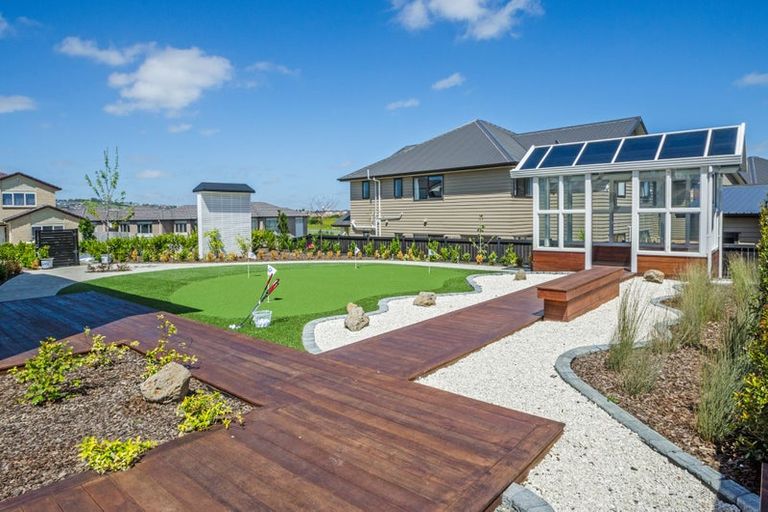 Photo of property in 10 Kerrykeel Drive, Flat Bush, Auckland, 2019