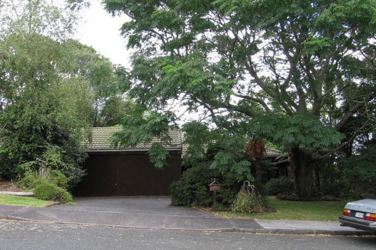 Photo of property in 15 Pluto Place, Beach Haven, Auckland, 0626