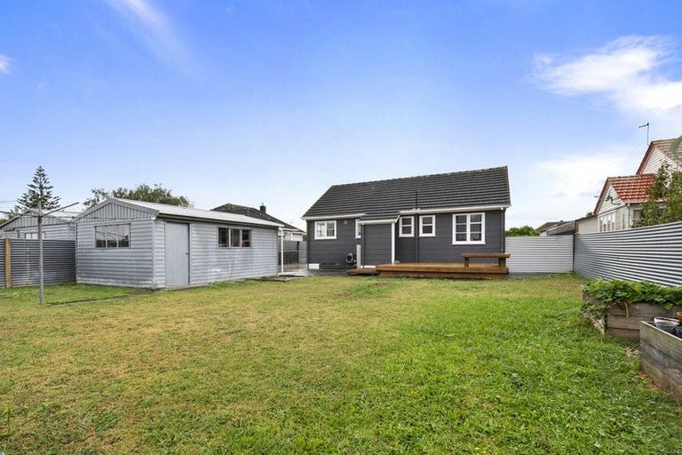 Photo of property in 20 Tweed Street, Roslyn, Palmerston North, 4414