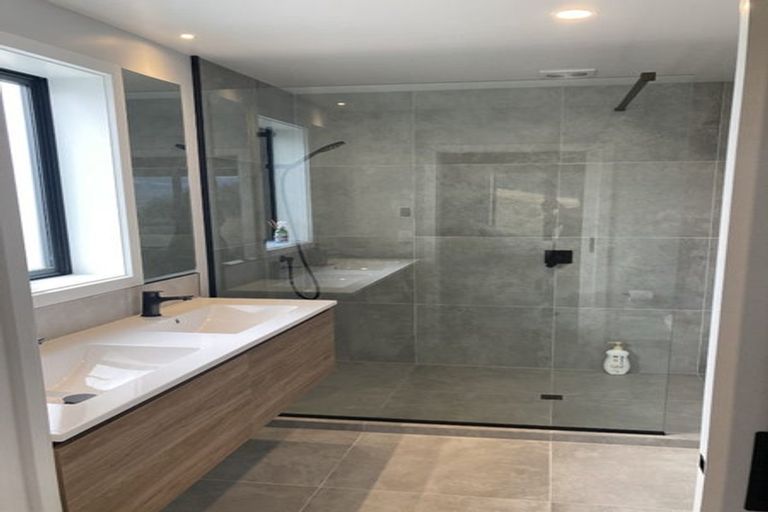 Photo of property in 30 Kirimoko Crescent, Wanaka, 9305