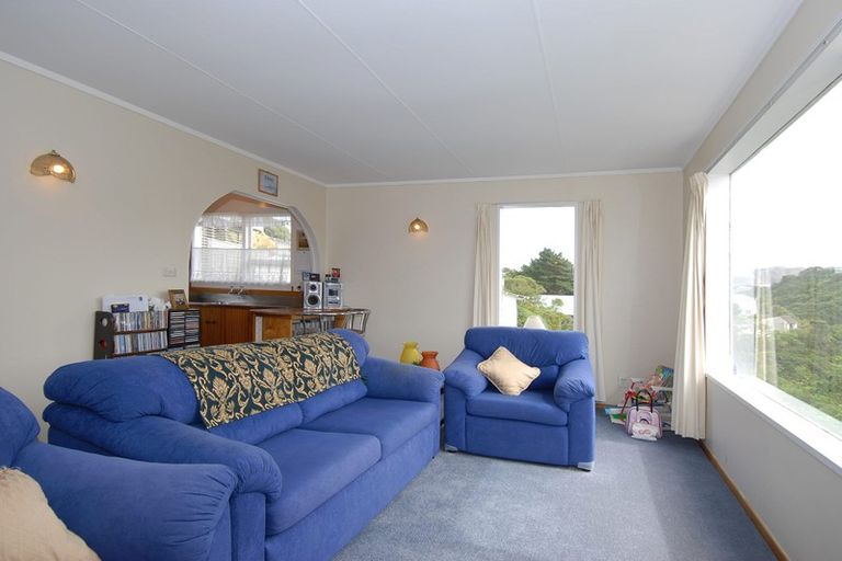 Photo of property in 2/63 Mandalay Terrace, Khandallah, Wellington, 6035