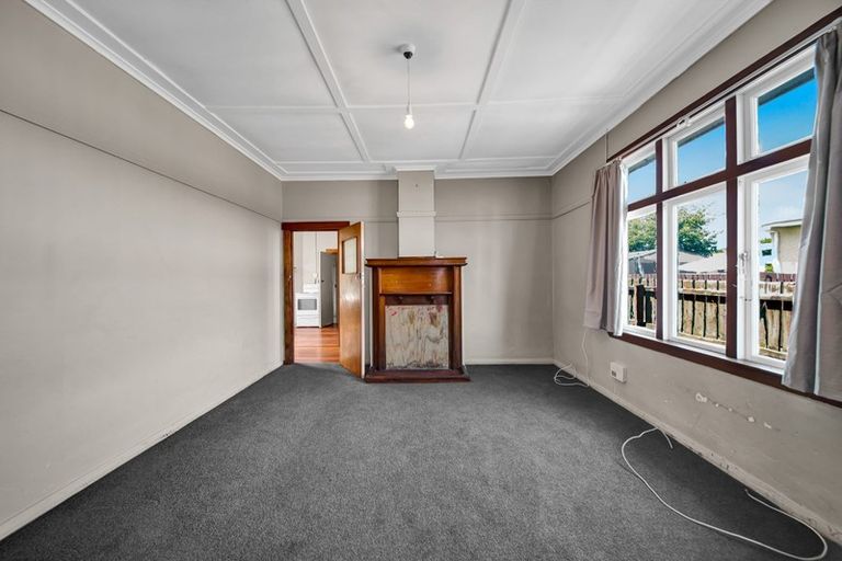 Photo of property in 44 Waihi Road, Hawera, 4610